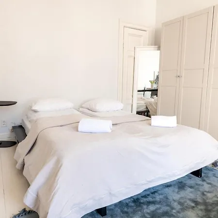Apartment 2ndhomes Luminous With Great Location *