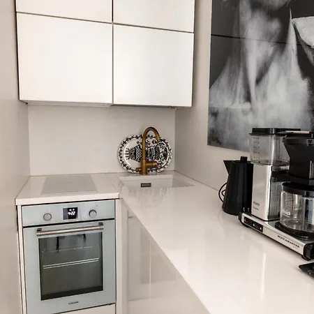 2ndhomes Luminous With Great Location Apartment *